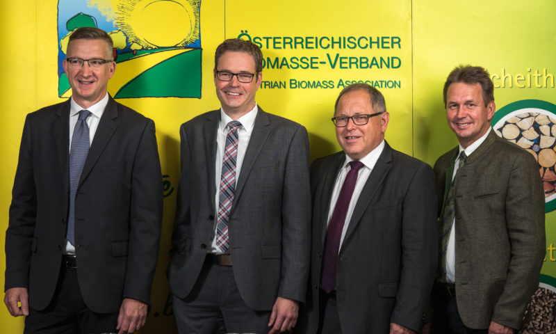 v.li.: Eric Vial, Präsident European Pellets Council, Thomas Siegmund, Stv. Geschäftsführer des deutschen Bundesverbandes Bioenergie, Konrad Imbach, Präsident Holzenergie Schweiz und Franz Titschenbacher, Präsident des ÖBMV