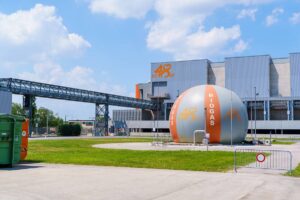 Die Biogasanlage in Simmering erzeugt unter andrem aus Küchenabfällen jährlich über 1 Mio. m3 Biomethan, das ins Erdgasnetz eingespeist wird.
